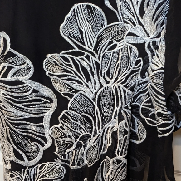 Dress the Population Ophelia Black White Floral Ruffle Midi Wrap Dress Small - Picture 7 of 7